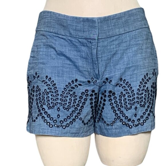 Ann Taylor Loft The Riviera Short Sz 2 Chambray Blue Eyelet Embroidered 194C - Picture 1 of 9